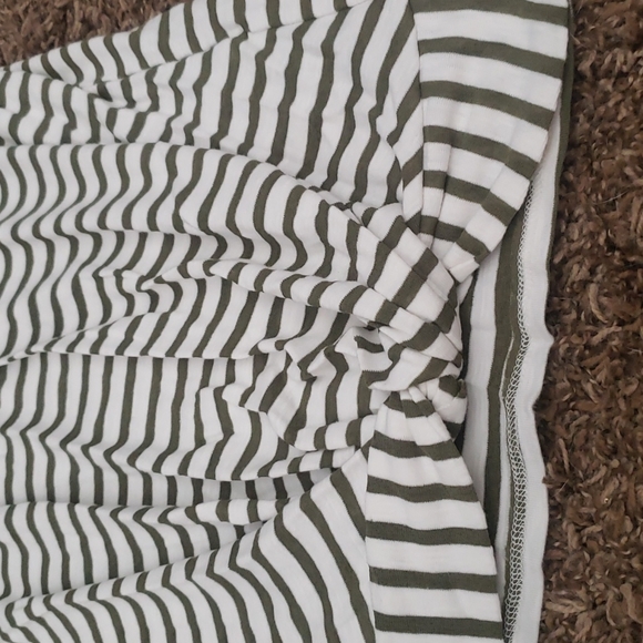 Olive and white long sleeve Sz small - Picture 2 of 4